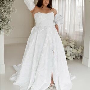 Truvelle Mahsa Wedding Dress